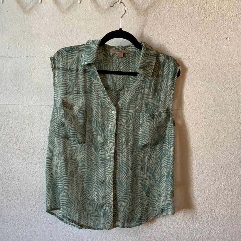 Sleeveless Patterned Top